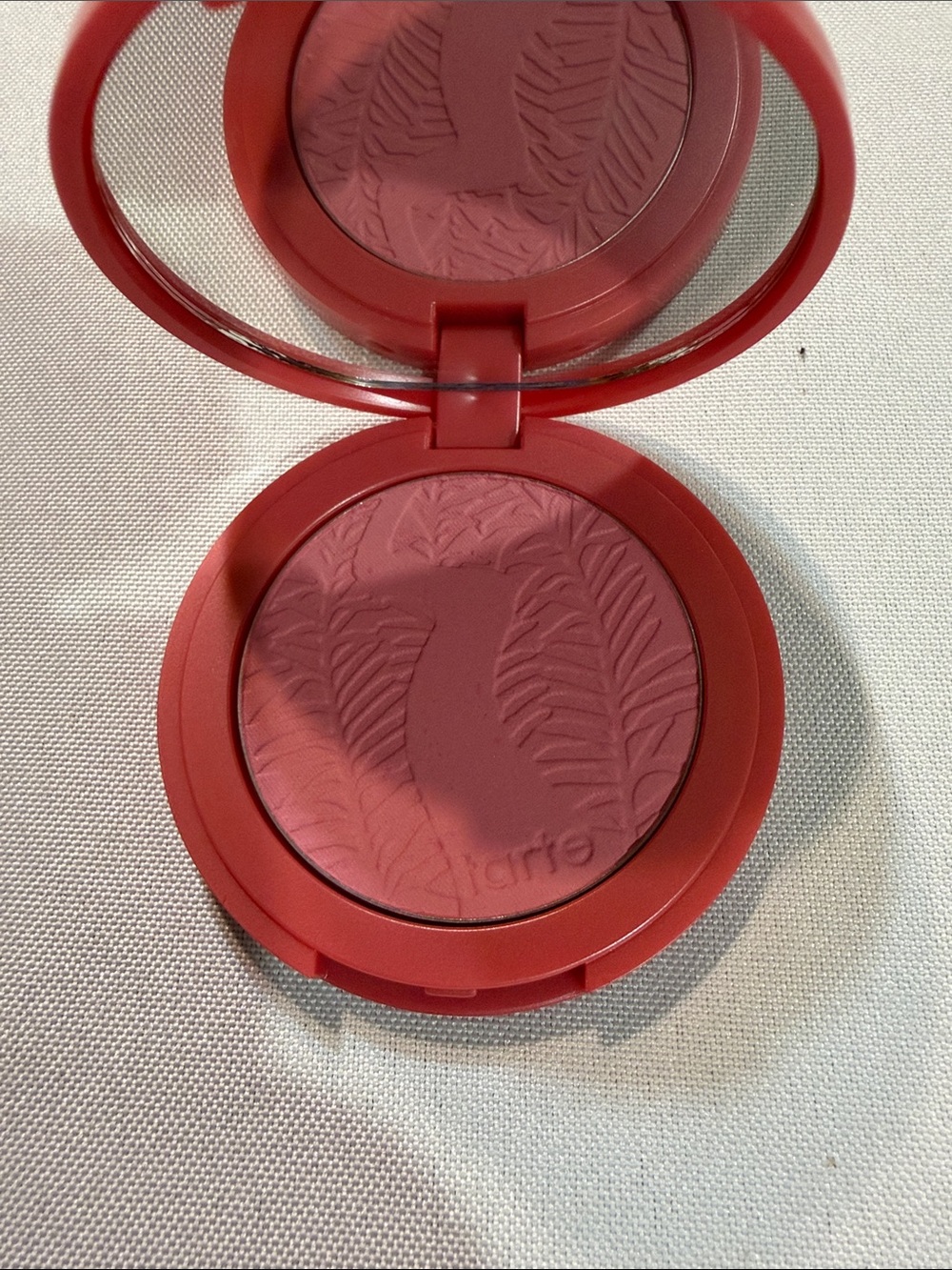 Assorted eyeshadows - Picture 12 of 15